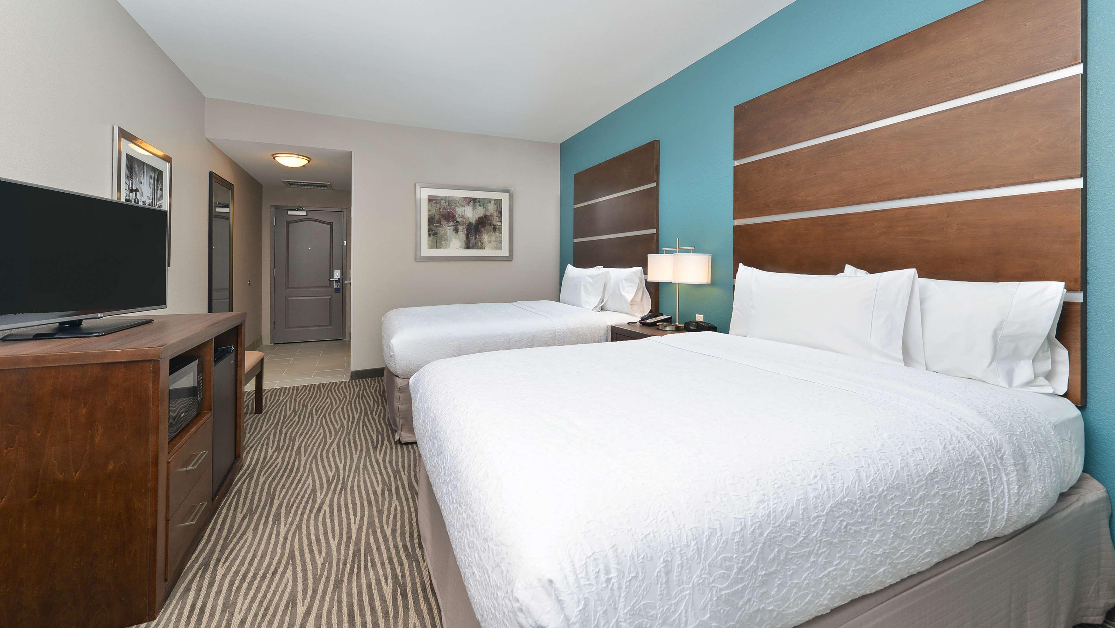 Hampton Inn & Suites Des Moines Downtown מראה חיצוני תמונה