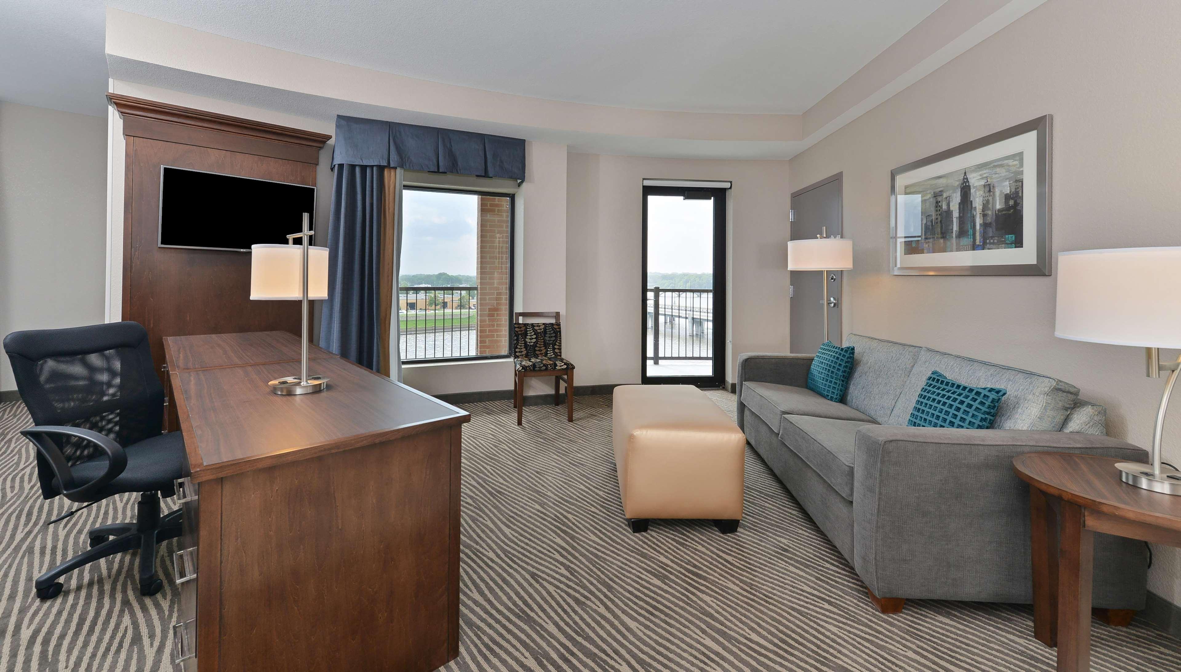 Hampton Inn & Suites Des Moines Downtown מראה חיצוני תמונה