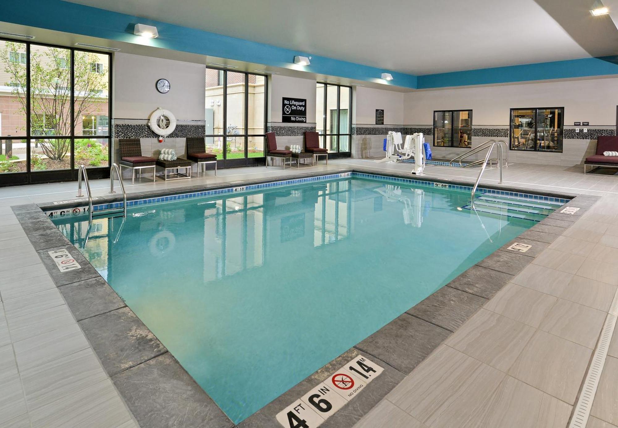 Hampton Inn & Suites Des Moines Downtown מראה חיצוני תמונה