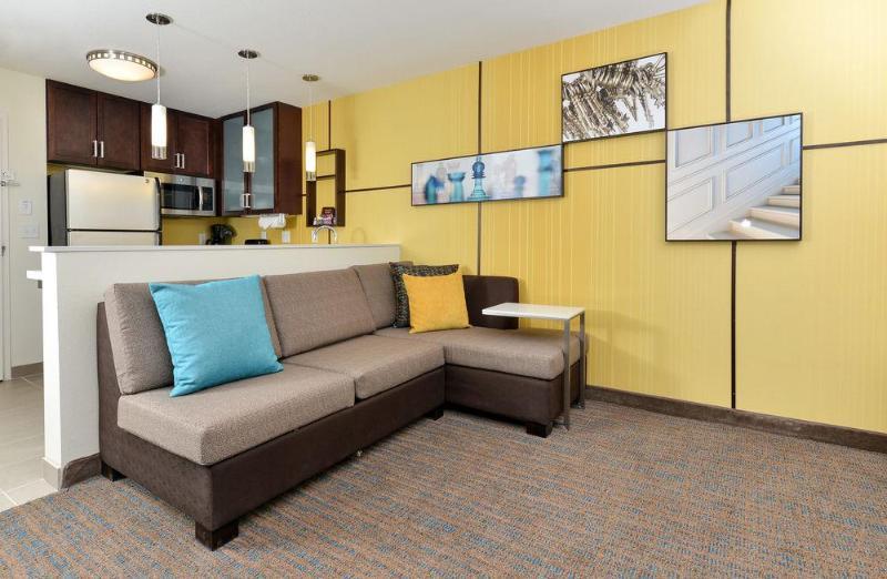 Hampton Inn & Suites Des Moines Downtown מראה חיצוני תמונה